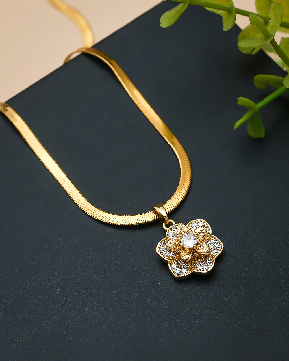 img-product img-product img-product Meet your Minimal Necklace Set—the everyday essential for the effortlessly chic! 💫