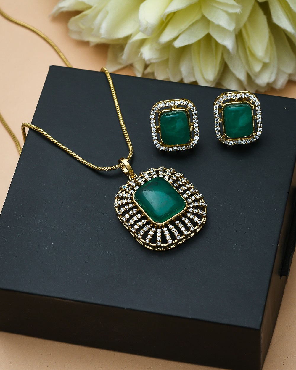 Ad stone neckless chain